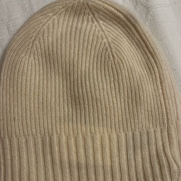 NWT Nordstrom Women's Cashmere Knit Beanie Ivory Cloud - Picture 3 of 5
